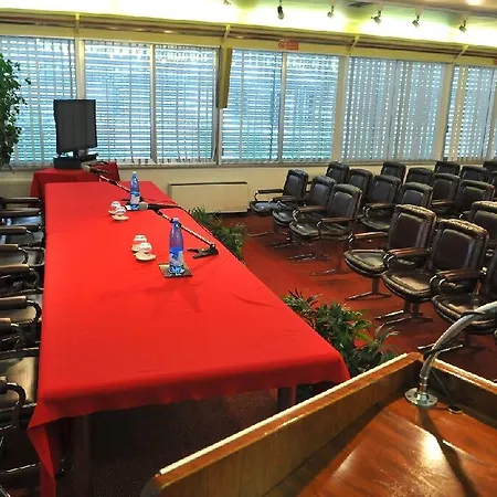 מלון Al Fogher 3*